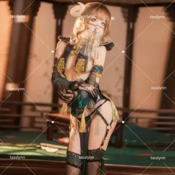 Комбинезон женский из лакированной кожи с юбкой-Фата