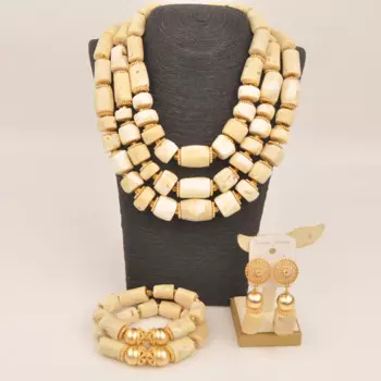 Комплект из колье, браслета и серег