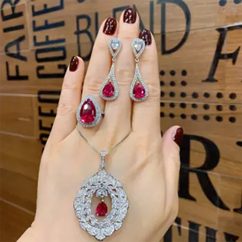 Комплект из колье и серёг