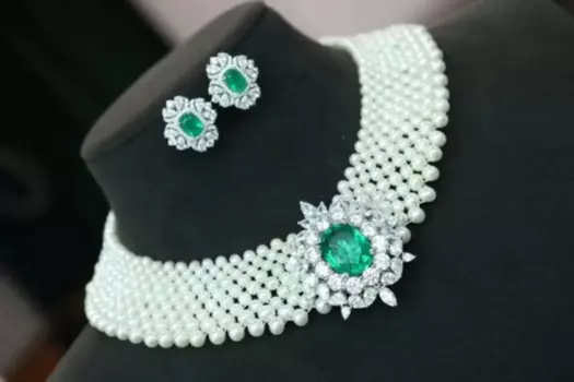 Комплект из колье и серёг, из серебра пробы