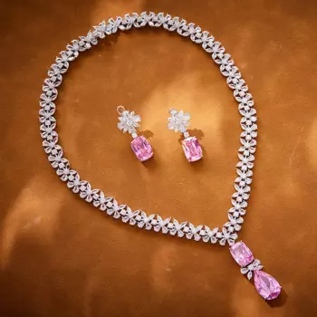 Комплект из колье и серёг, с фианитом