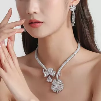 Комплект из колье и серёг, с фианитами