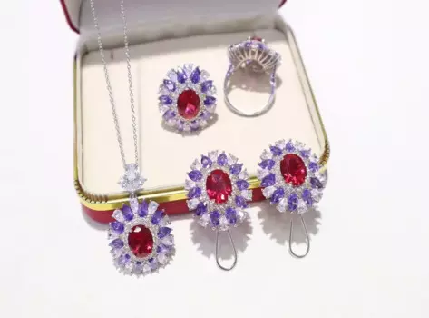 Комплект из колье и серёг, с аметистом