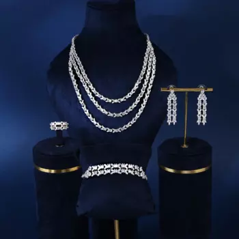 Комплект из колье и серёг, с кристаллами