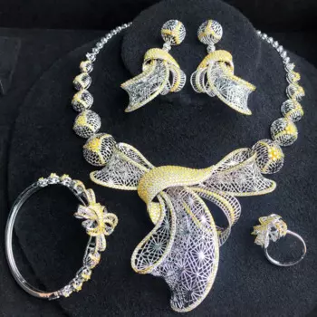 Комплект из колье и серёг, с фианитом, 4 шт.