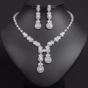 Комплект из колье и серёг, с фианитами