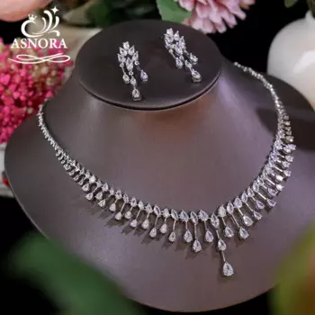 Комплект из колье и серёг, с фианитом