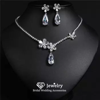 Комплект из колье и серёг, с кристаллами