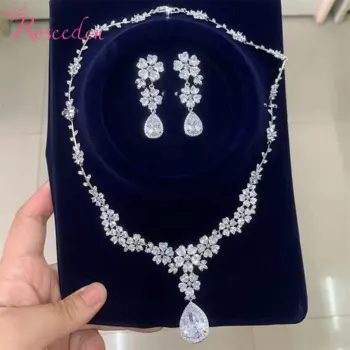 Комплект из колье и серёг, с фианитами