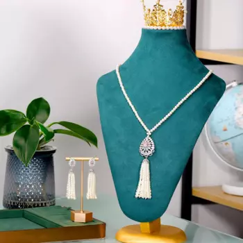 Комплект из колье и серёг, с жемчугом