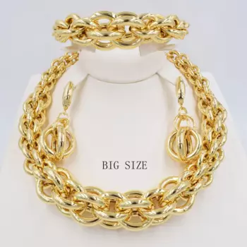 Комплект из колье и серёг, золотого цвета