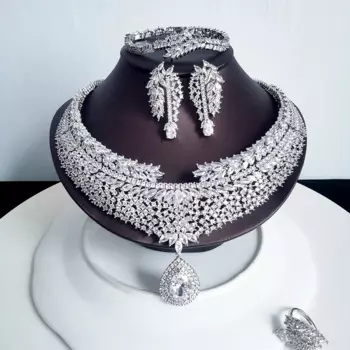 Комплект из колье, серёг, браслета и кольца, с фианитом