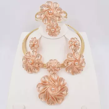 Комплект из колье, серёг, браслета и кольца