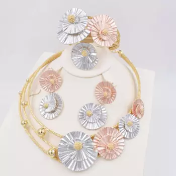 Комплект из колье, серёг, браслета и кольца