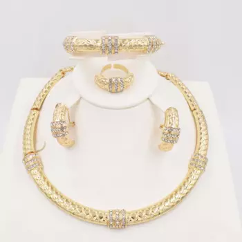 Комплект из колье, серёг, браслета и кольца