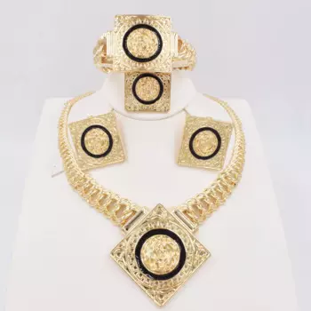 Комплект из колье, серёг, браслета и кольца