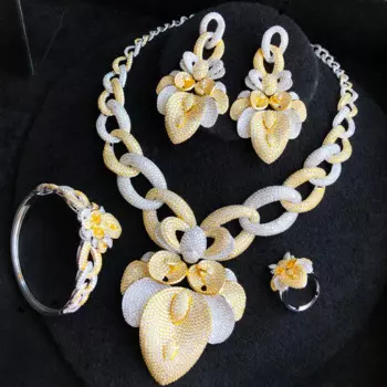 Комплект из колье, серёг и кольца, с фианитом