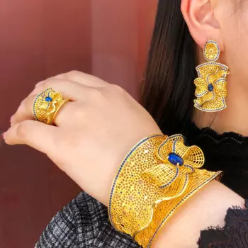 Комплект из колье, серёг и кольца, с фианитом