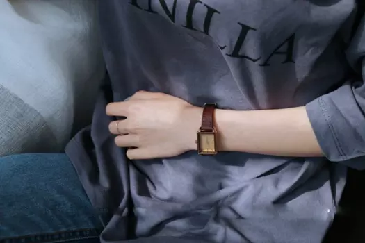 Корейские шикарные простые прямоугольные Ретро художественные женские темпераментные повседневные Модные кварцевые часы с кожаным ремешком