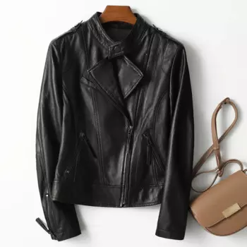 Короткая мотоциклетная приталенная куртка из натуральной овечьей кожи