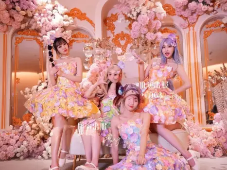 Короткое платье певицы с яркими цветами и пузырьками, карнавальная вечеринка, концертная одежда, модель, прогулочное шоу, командный танцевальный костюм, сценический костюм