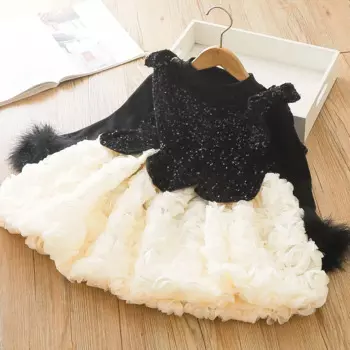 Костюм детский осенний с юбкой-лепестком и перьями