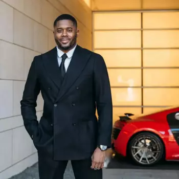 Костюм мужской двубортный из блейзера и брюк