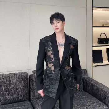 Костюм мужской из блейзера и брюк, с кружевом