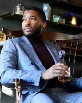 Костюм мужской однобортный голубой из блейзера и брюк