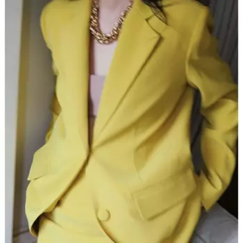 Костюм средней длины для женщин