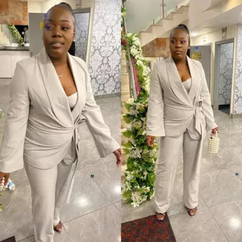 Костюм женский из блейзера и брюк