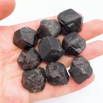 Красный гранат кварц кристаллы