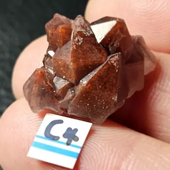 Красный кварц, натуральный камень для дома