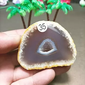 Кристалл агата гanyi