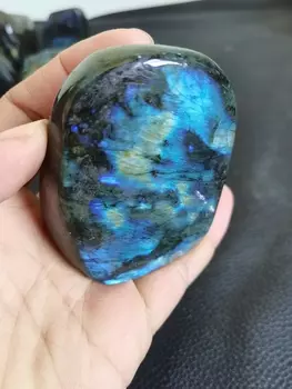 Кристалл лабрадорита