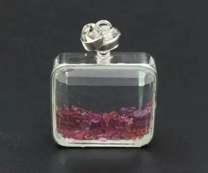 Кристаллические кристаллы граната, квадратная Подвеска для устройства с склеиванием двойных стеклянных досок, около 42*30*13 мм