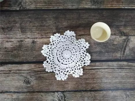 Круглые вязаные белые салфетки из хлопка 13 см