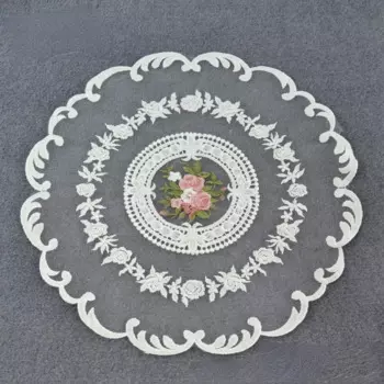 Кружевная скатерть