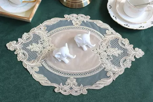 Кружевной бархатный овальный коврик для стола