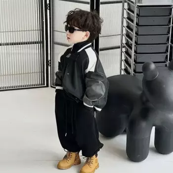 Куртка и штаны из искусственной кожи для мальчиков и девочек, комплект из двух предметов, осенне-зимняя детская верхняя одежда, модные уличные бейсбольные костюмы в Корейском стиле