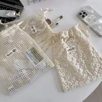 Косметичка из полиэстера