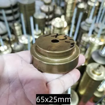 Латунная настольная лампа Calla&Allan