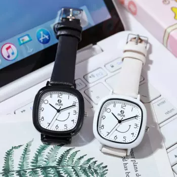Легкие тонкие кварцевые часы для девочек, креативные детские кварцевые наручные часы с маленьким циферблатом и силиконовым ремешком Часы Женские Наручные Reloj Mujer