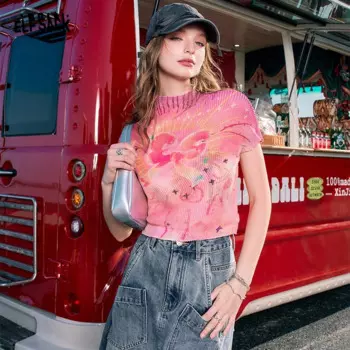 Лето 2024, Новое поступление, розовая градиентная плиссированная футболка ELFSACK с высоким воротником, облегающая дышащая женская футболка с коротким рукавом