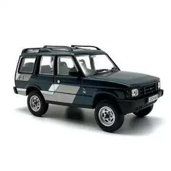 Литая в масштабе 1:43 модель внедорожника Land Rover Discovery 1