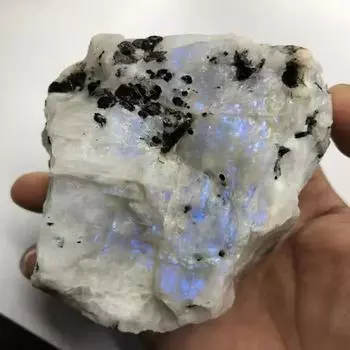 Лунный камень синяя вспышка