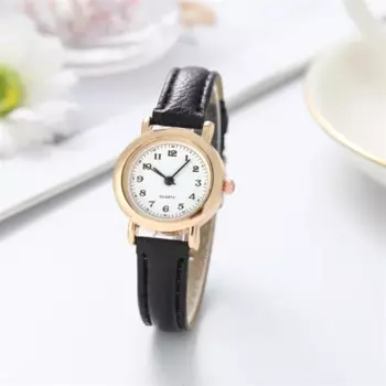 Маленькие и изысканные женские кварцевые часы с простым цифровым ремешком