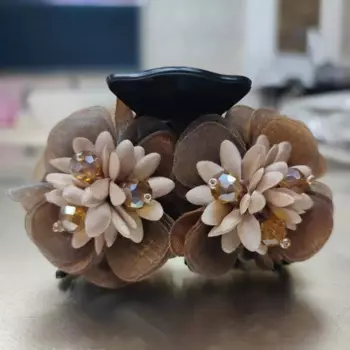 Medium 4 Flowers Barrettes Updo Shark Clip for Middle-Aged and Elderly Women Заколка Для Волос Hair Accessories