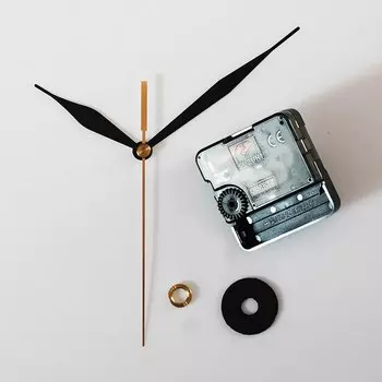 Механизм кварцевых часов Suzuki HS88