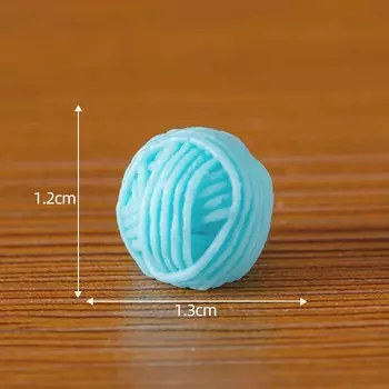 Миниатюрная статуэтка кошки из канифоли HKML